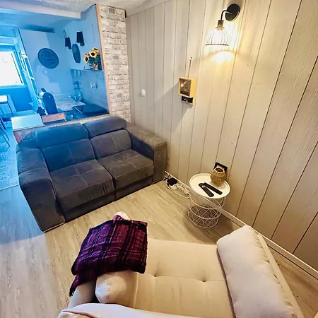 Casa *